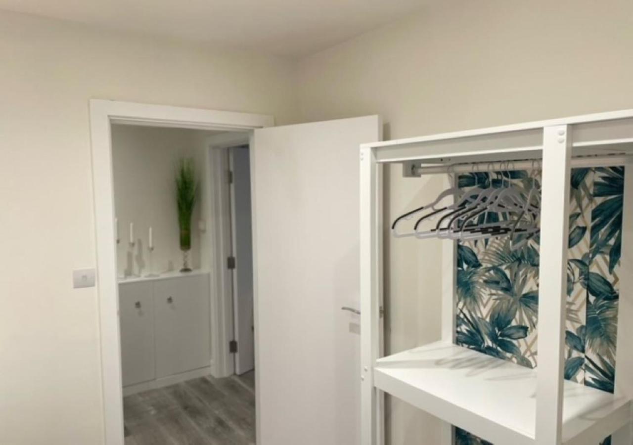 2 Bedroom Serviced Apartment # 런던 외부 사진